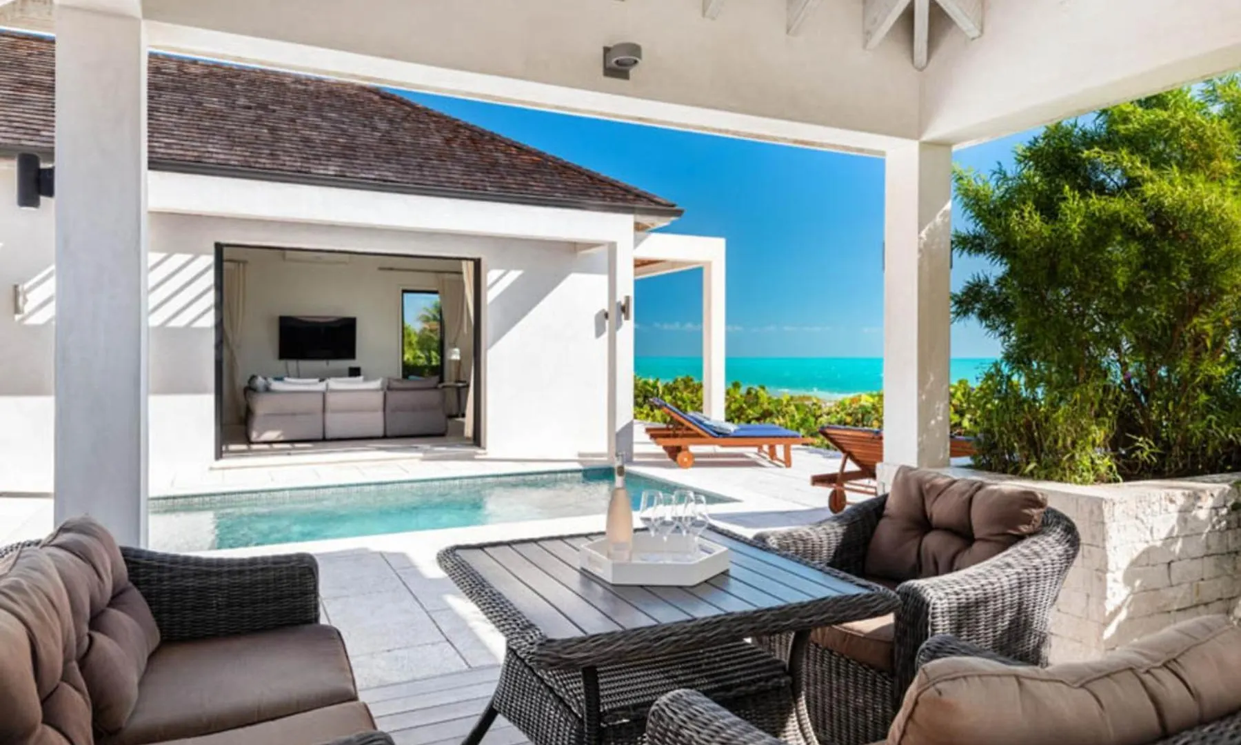 Brise De Mer 6 Bedroom Villa - Beachfront Long Bay