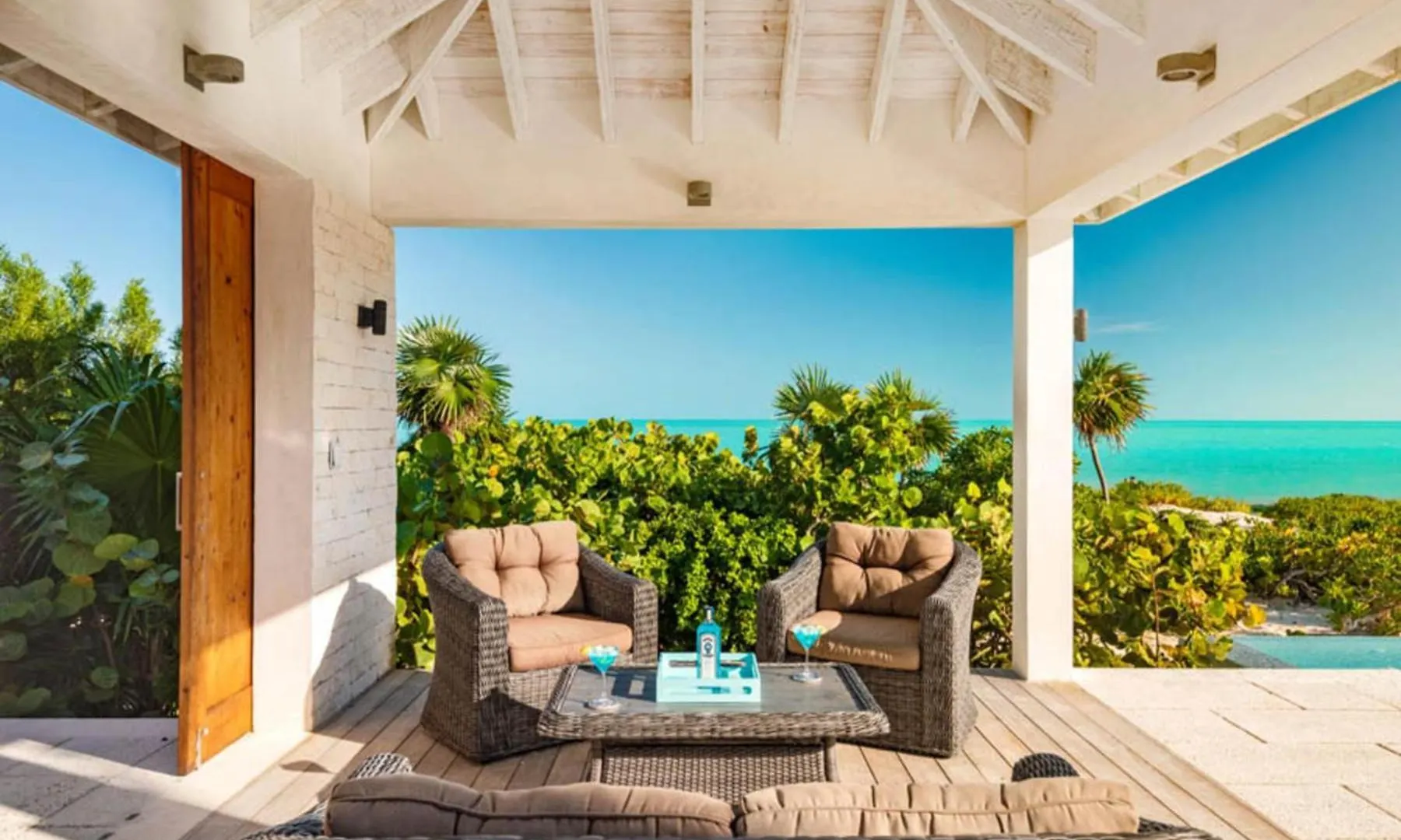 Brise De Mer 6 Bedroom Villa - Beachfront Long Bay